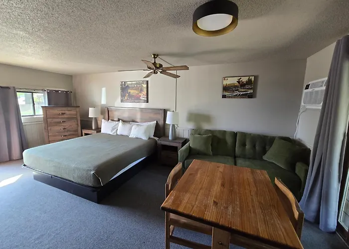 Silver Rapids Lodge & Campground